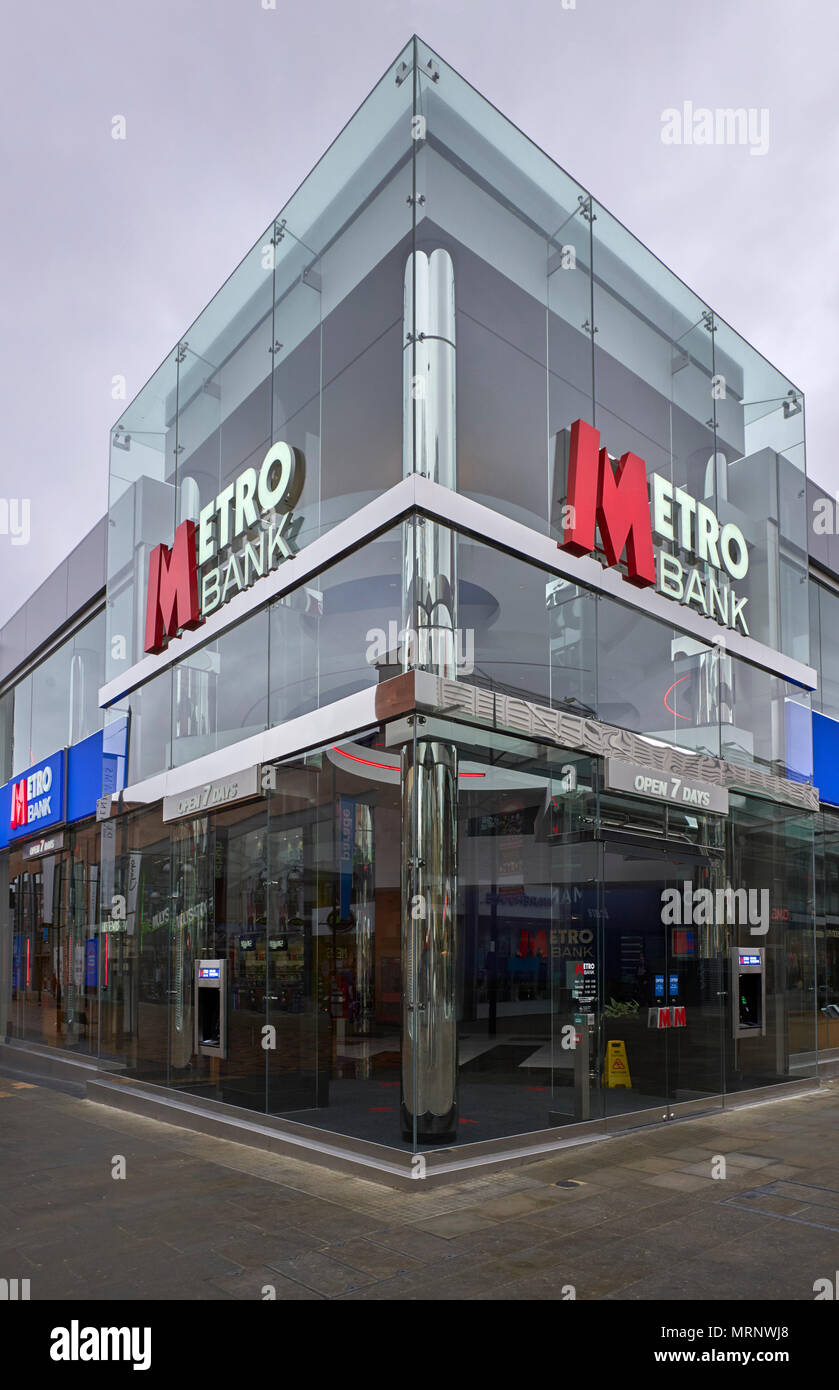 Metro Bank Building dans le centre de Swindon shopping centre Banque D'Images