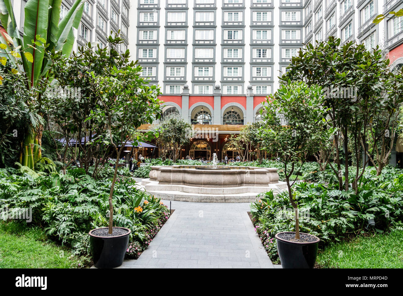 Mexico, Colonia Cuauhtemoc, hispanique, immigrants, mexicain, four Seasons, hôtel, jardin de cour central, fontaine MX180309107 Banque D'Images