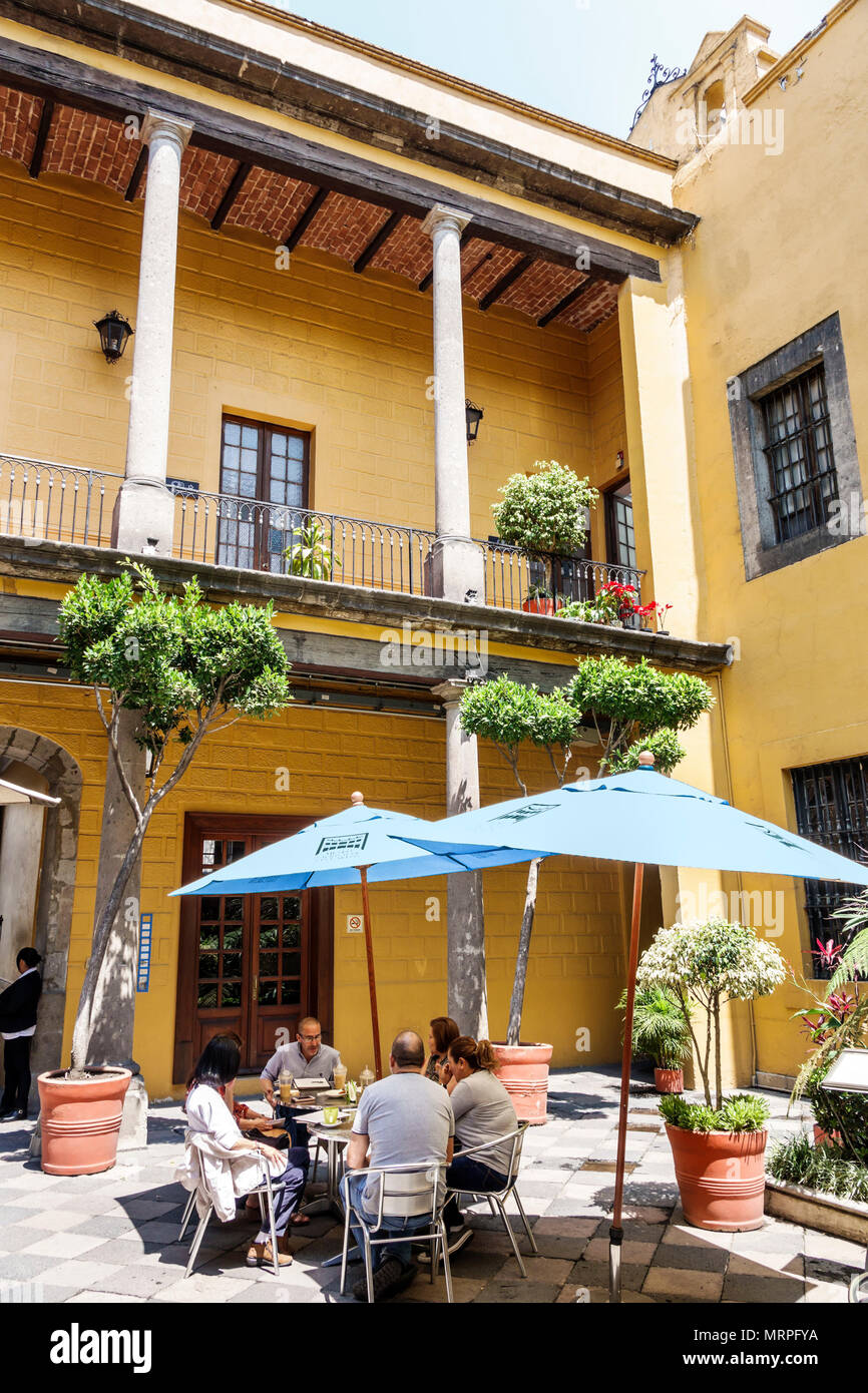 Mexico, Cuauhtemoc, Tabacalera, Museo Nacional de San Carlos National Museum, Palacio del Conde de Buenavista Palace, intérieur, patio, café, restaurant Banque D'Images