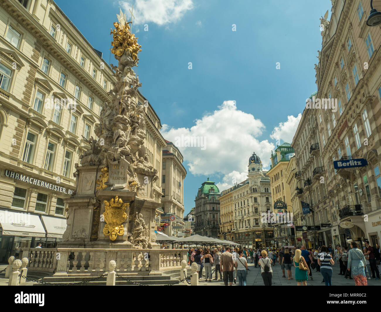 Rue Graben avec Trinity aka la colonne de la peste (colonne de gauche), Vienne, Autriche. Banque D'Images