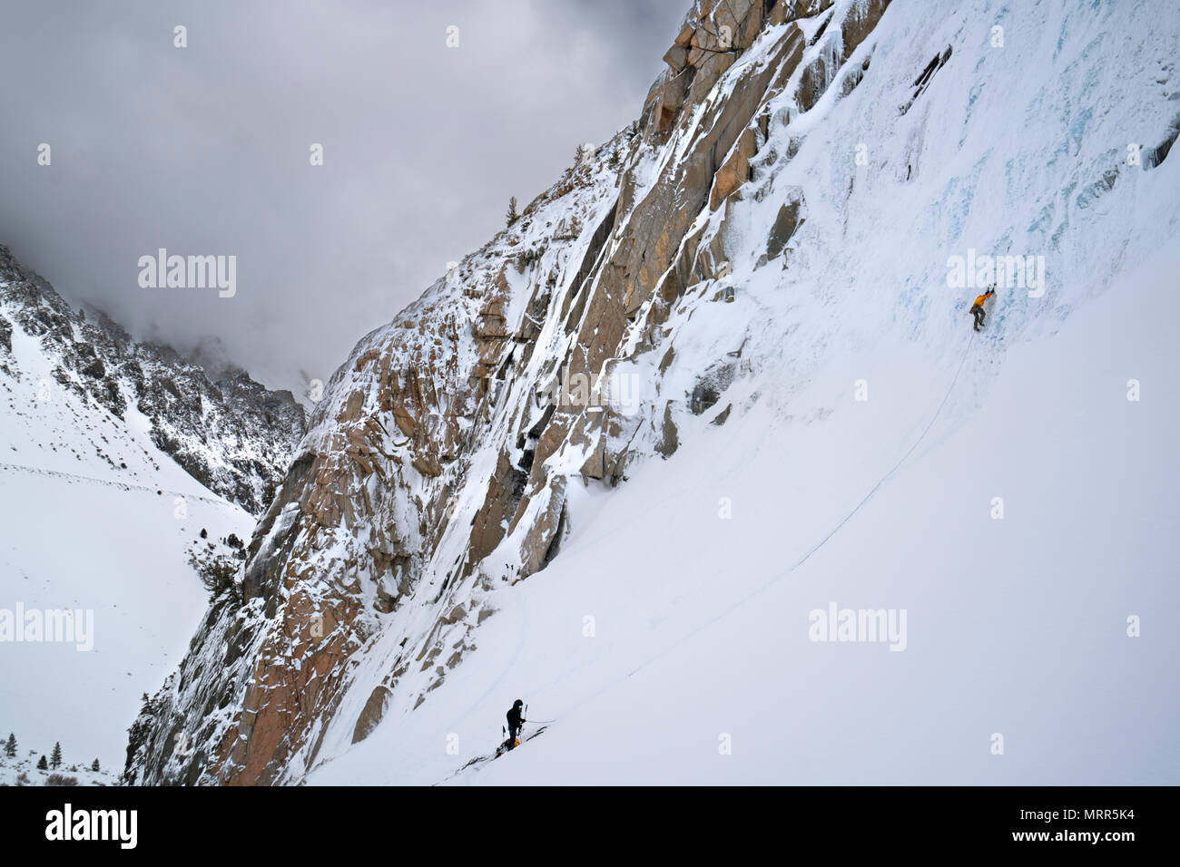 Cascade de glace à Lee Vining California. Banque D'Images