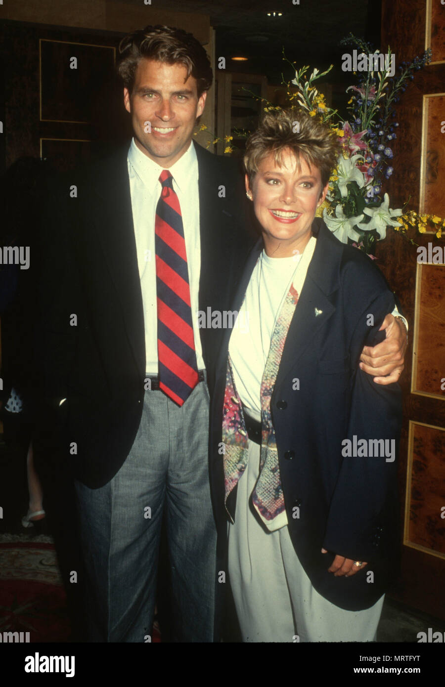 LOS ANGELES, CA - 15 avril : (L-R) Acteur Ted McGinley et l'actrice Amanda Bearse assister à 'Marié avec les enfants' Event le 15 avril 1991 à Los Angeles, Californie. Photo de Barry King/Alamy Stock Photo Banque D'Images