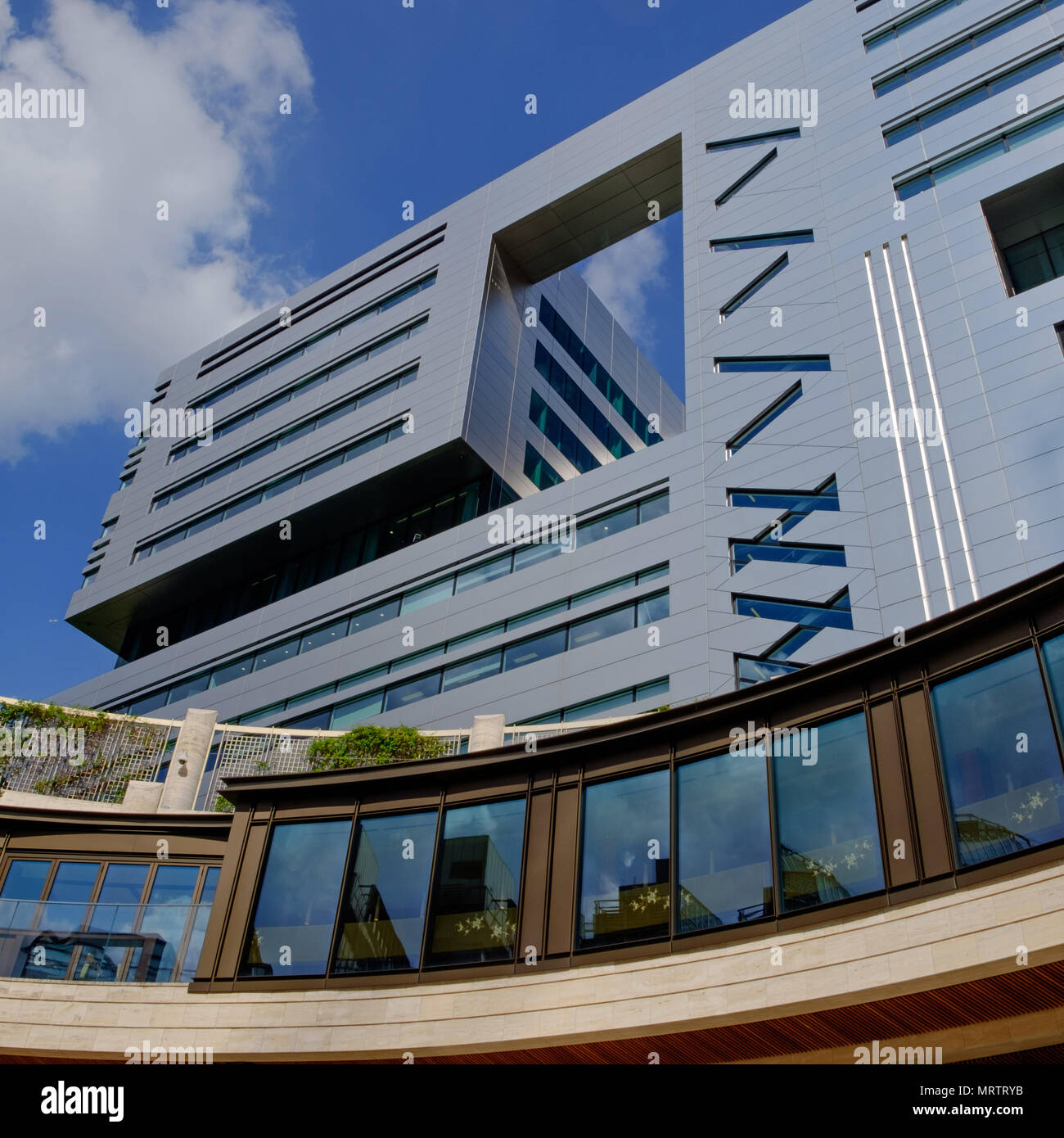 5 Broadgate, bureau de la banque suisse UBS dans le coeur de la ville de Londres, fournit 700 000 pieds carrés de Grade 'A' l'espace de bureau plus de 12 étages. Banque D'Images