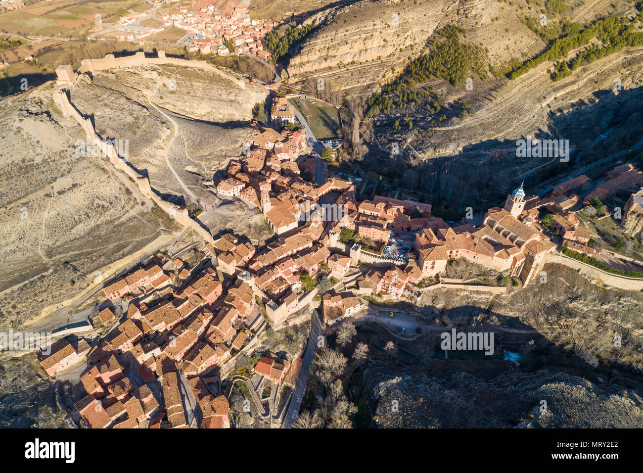 Vue aérienne de la ville médiévale d'Albarracin. Albarracin, Teruel, Aragon, Espagne, Europe Banque D'Images