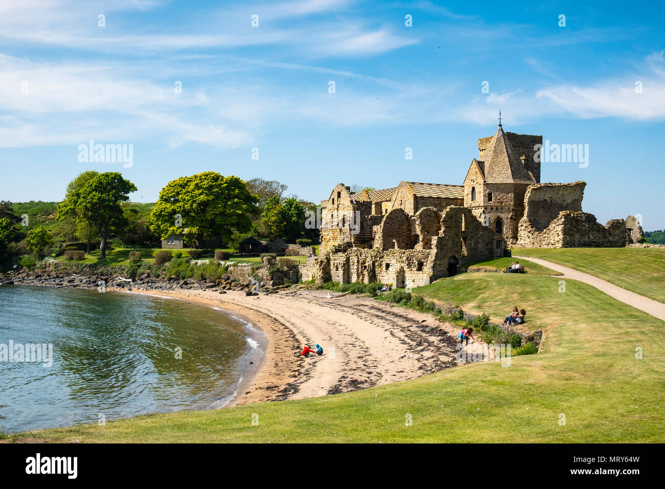 Voir l'abbaye d'Inchcolm sur l'île de Inchcolm dans sur le Firth of Forth en Ecosse, Royaume-Uni, Royaume-Uni Banque D'Images