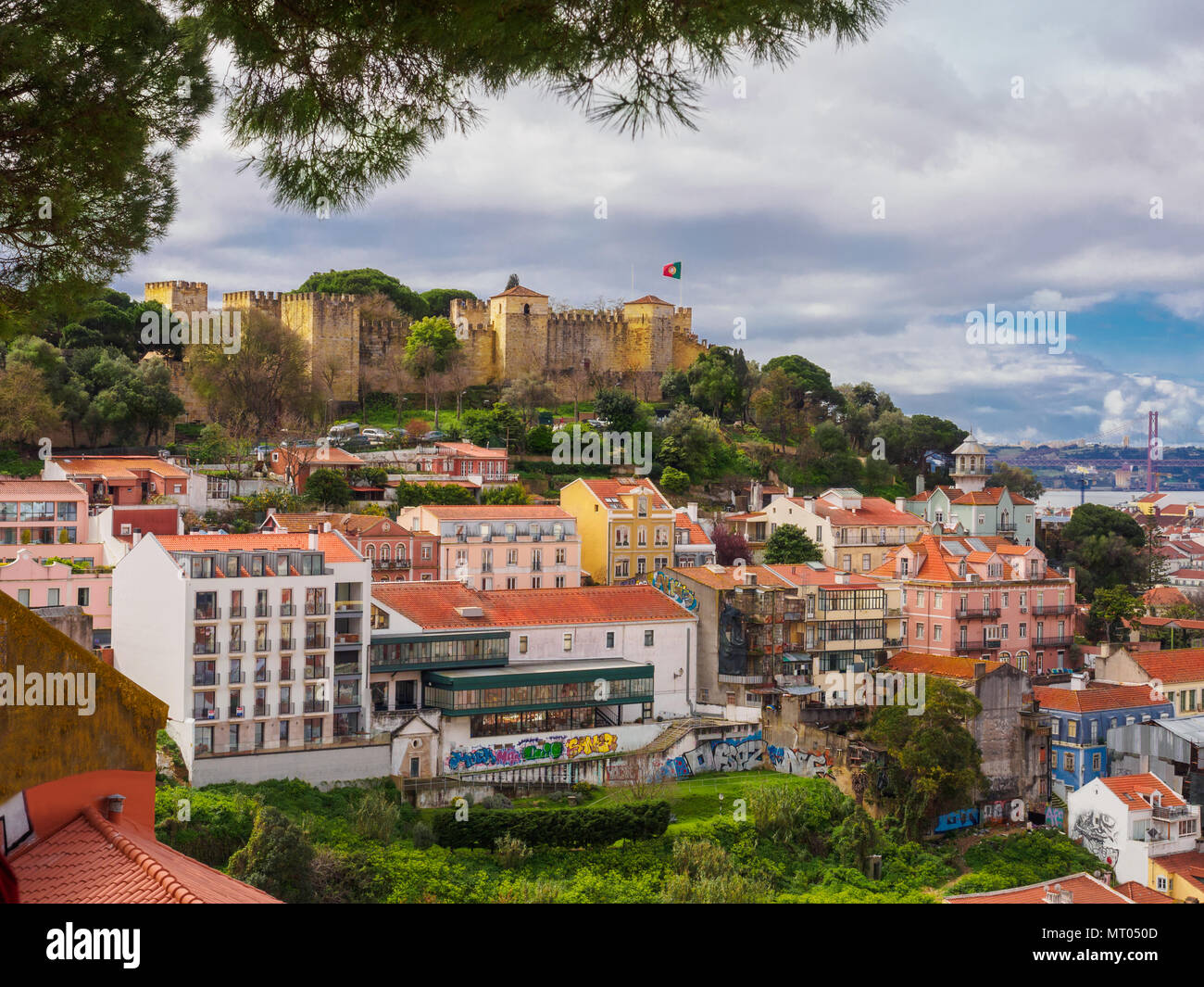 Le château Sao Jorge et la ville de Lisbonne en une journée, Portugal Banque D'Images
