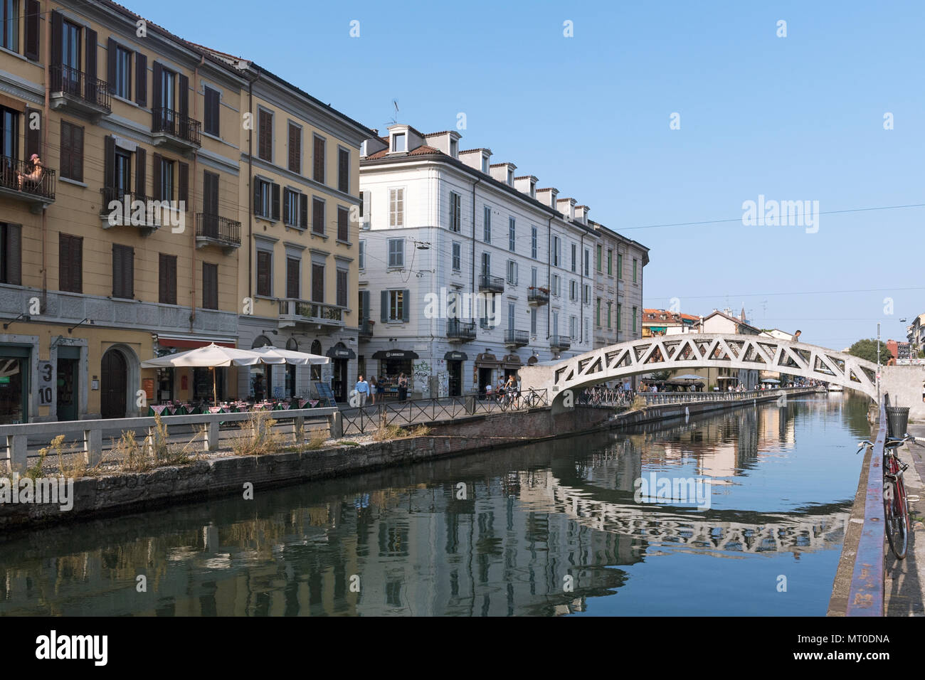 L'Italie, Lombardie, Milan, pont sur le Naviglio Grande Banque D'Images