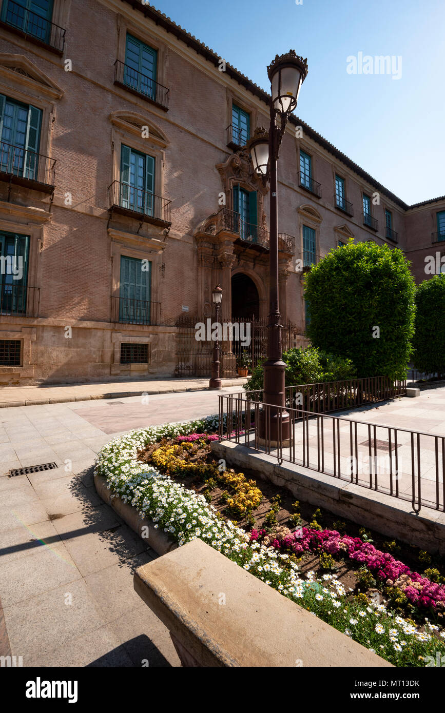 Façade du palais épiscopal (XVIIIE siècle) de style rococo à Glorieta de España, Murcia. Espagne Banque D'Images