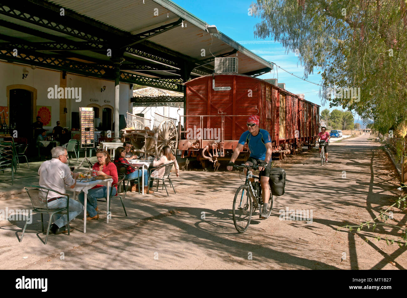 De la Subbética Greenway (ancienne ligne de chemin de fer de la soi-disant 'train') - Ancienne gare (aujourd'hui bar). Luque. Cordoba province. Région de l'Andalousie. Espagne Banque D'Images