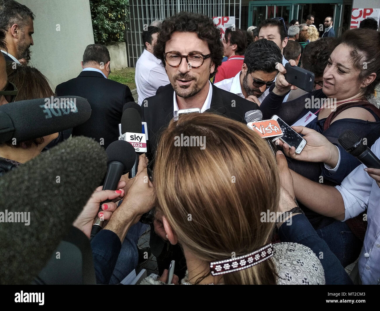 27 mai 2018 - Ivrea, Italy-May 27, 2018 Journée Portes Ouvertes : Rousseau M5S Circulation 5 étoile avec Danilo Toninelli et Davide Casaleggio à Ivrea Crédit : Stefano Guidi/ZUMA/Alamy Fil Live News Banque D'Images