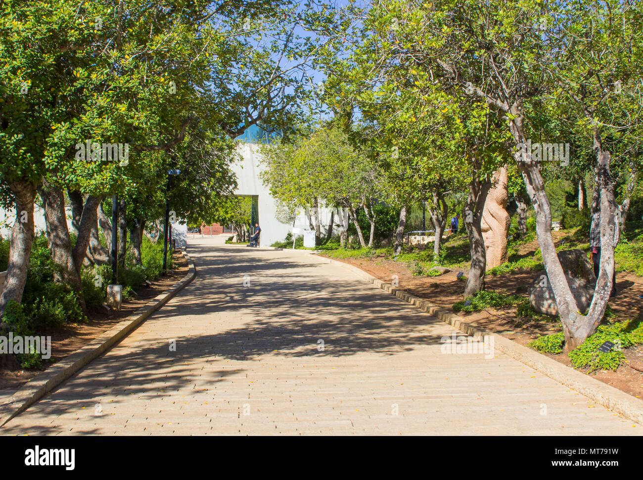 9 mai 2018 Visiitors sur un tour de l'holocauste Yad Vashem dans la ville de Jérusalem ISRAËL Banque D'Images