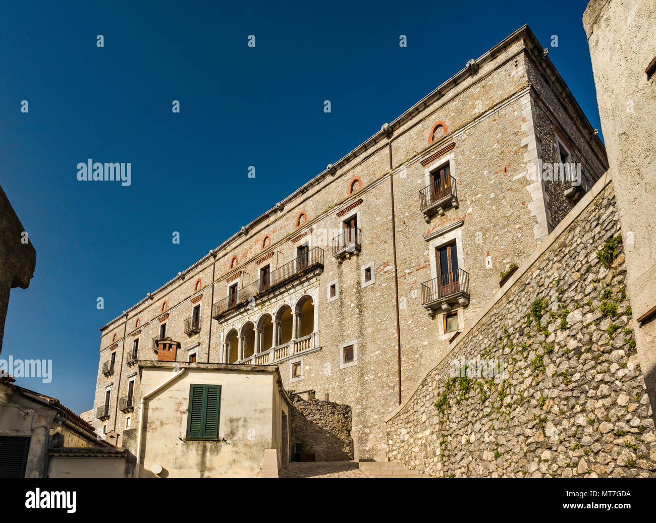 Palazzo Rinascimentale, 16ème siècle, de style Renaissance, dans la région  de Aieta, Alto Tirreno Cosentino, le parc national du Pollino, le sud de  l'Apennin, Calabre, Italie Photo Stock - Alamy