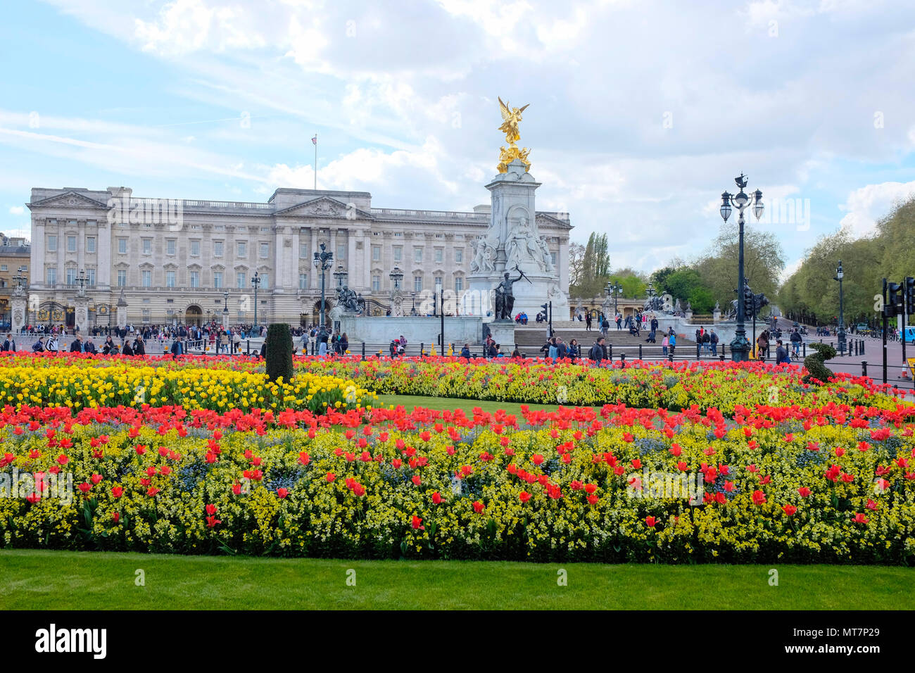 Un paysage de Buckingham Palace et du Victoria Memorial dans le Printemps, City of Westminster, London, England UK Banque D'Images