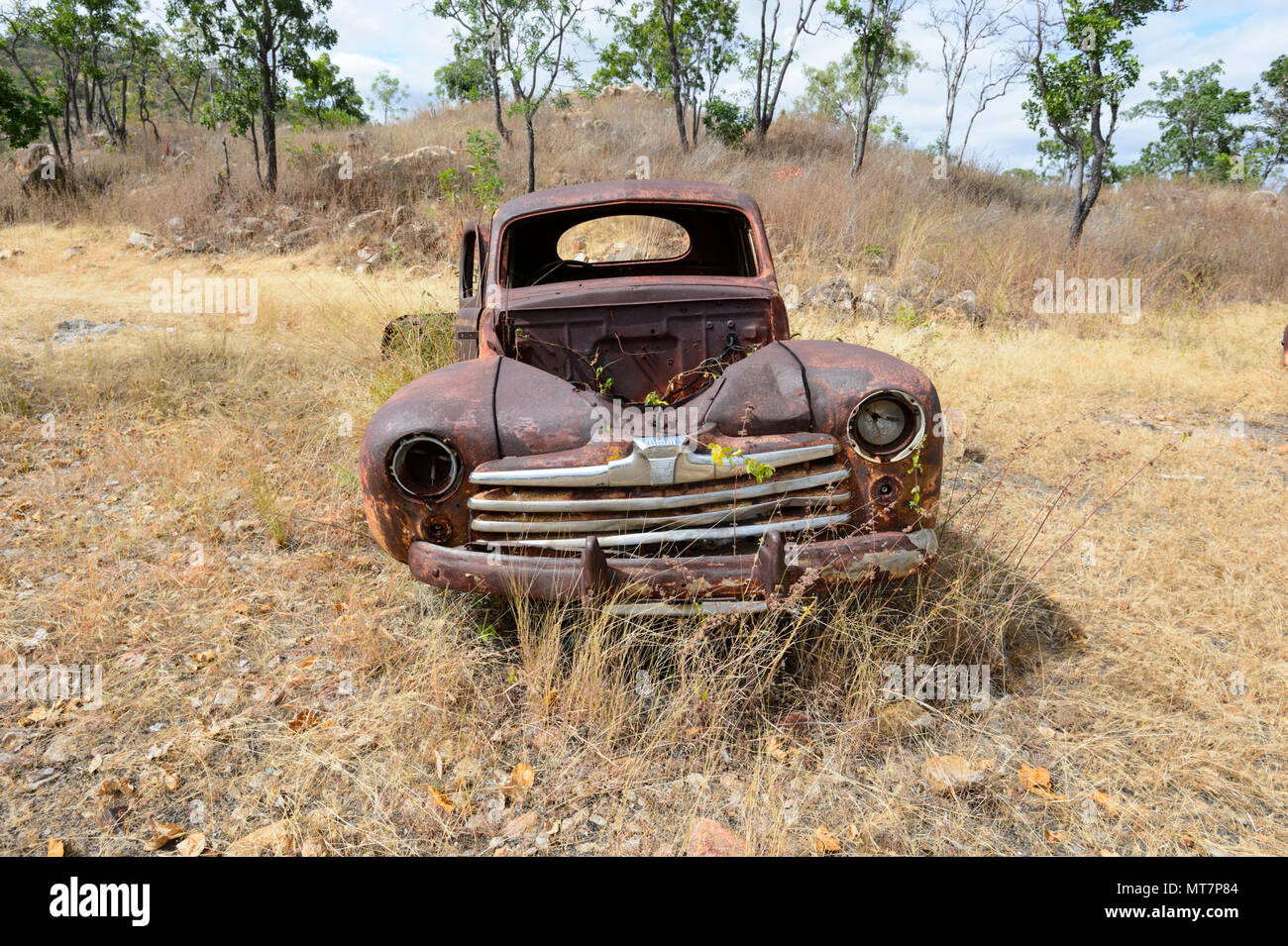 Vieux camion Ford rouillé, une partie de l'avant Tom Ford, collection historique Chillagoe, Far North Queensland, Queensland, Australie, FNQ Banque D'Images