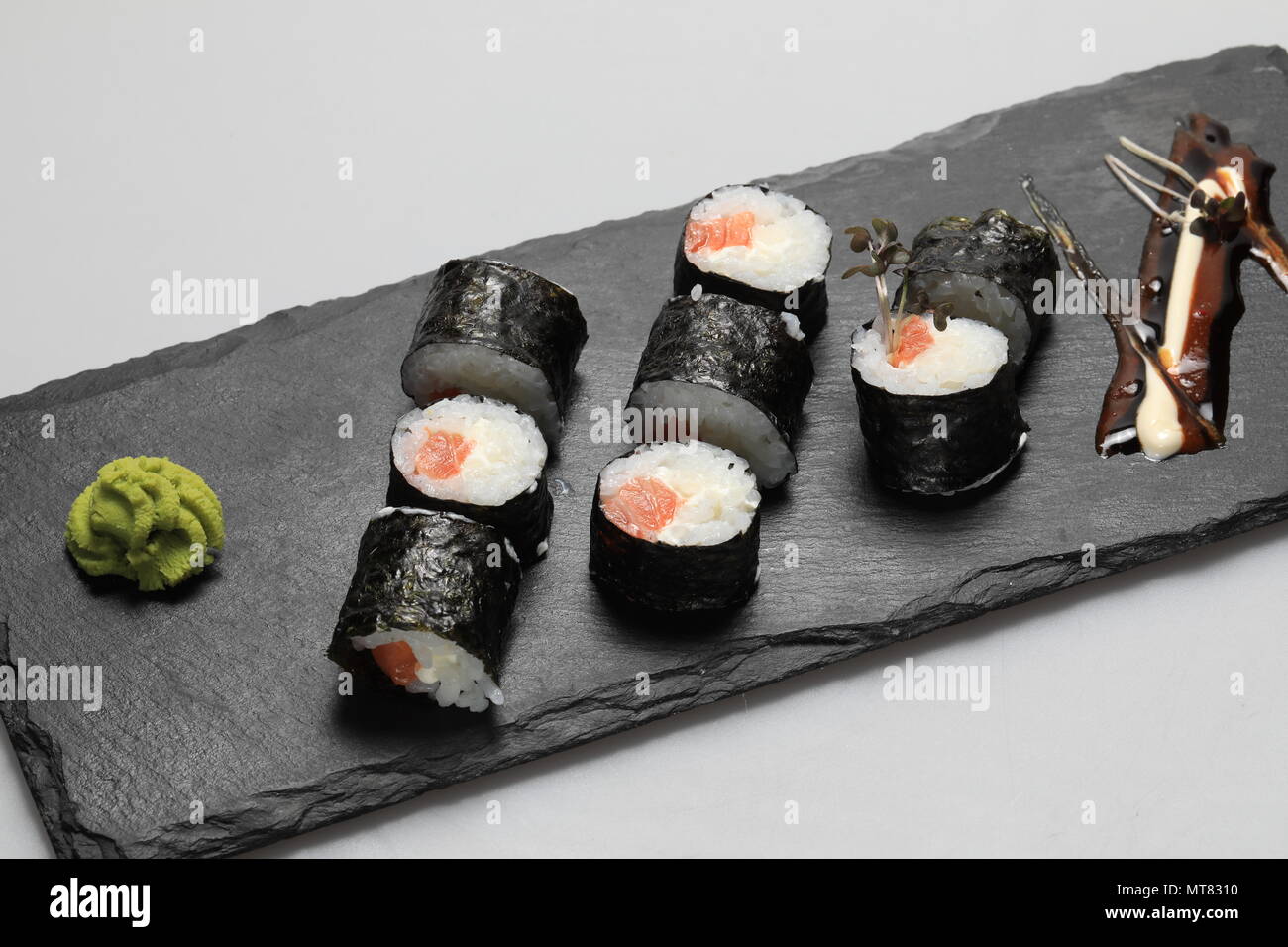 Rouleaux de sushi a plate Banque D'Images