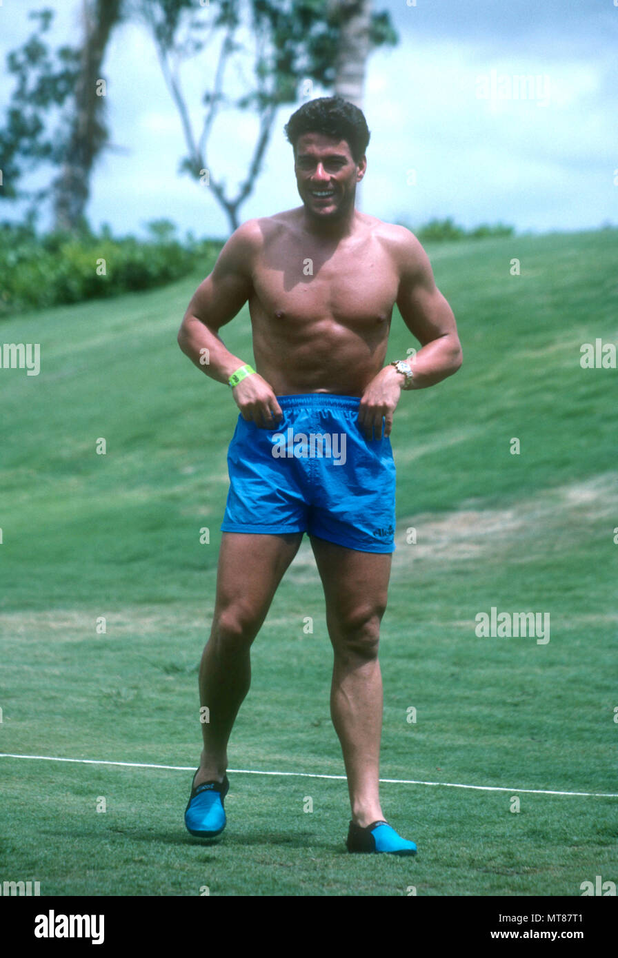 L'acteur Jean-Claude Van Damme assiste à 'Mauani Lani Celebrity Invitational Sport' le 20 mai 1991 au Ritz Carlton Hotel à Mauani Lani, Île d'Hawaï, Hawaï. Photo de Barry King/Alamy Stock Photo Banque D'Images