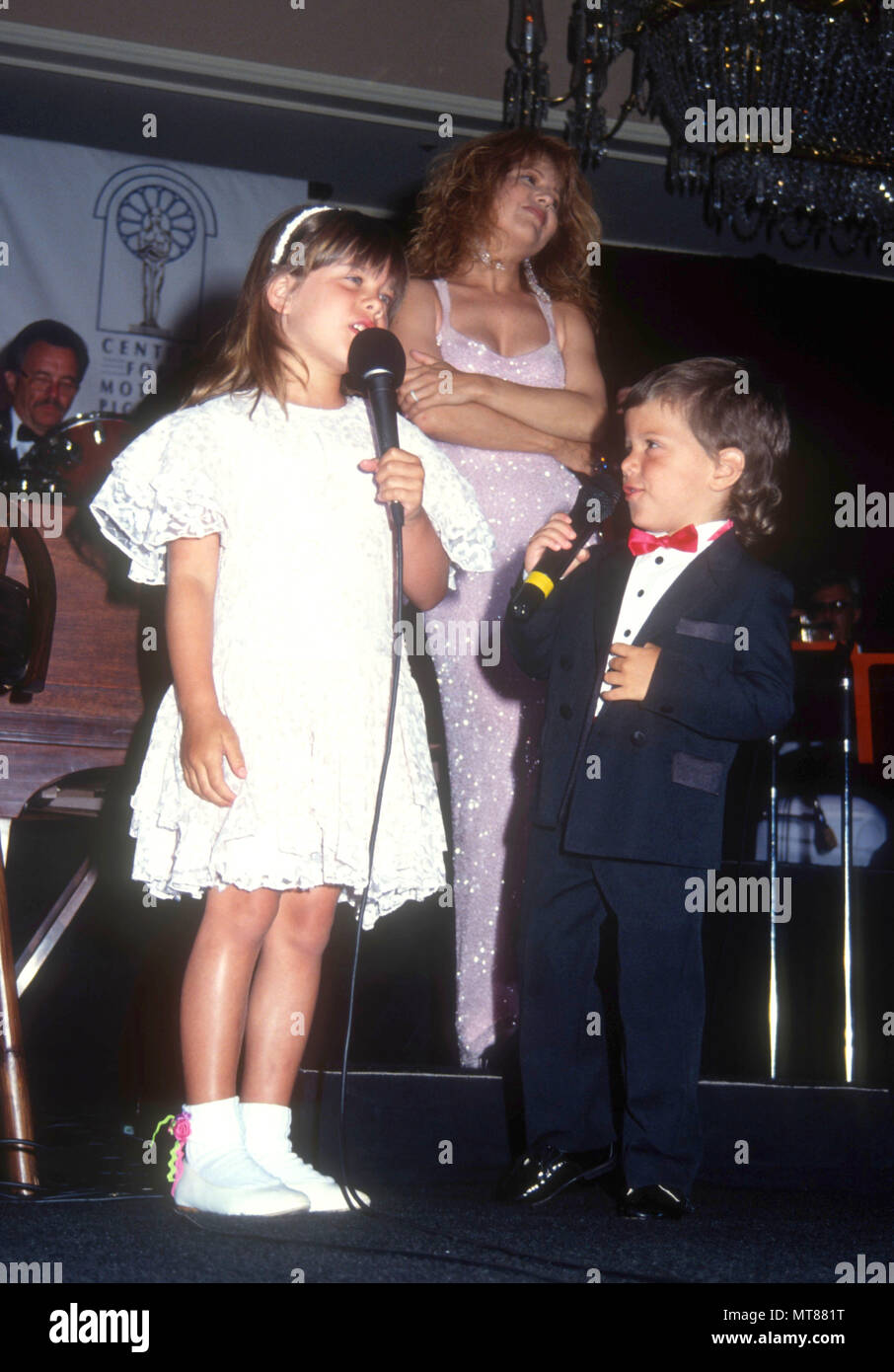 Singer Pia Zadora (C) et sa fille Kady Z (L) et son fils Kristofer Barzie  Riklis (R) assister à "auani Lani Celebrity Invitational Sport' le 20 mai  1991 au Ritz Carlton Hotel