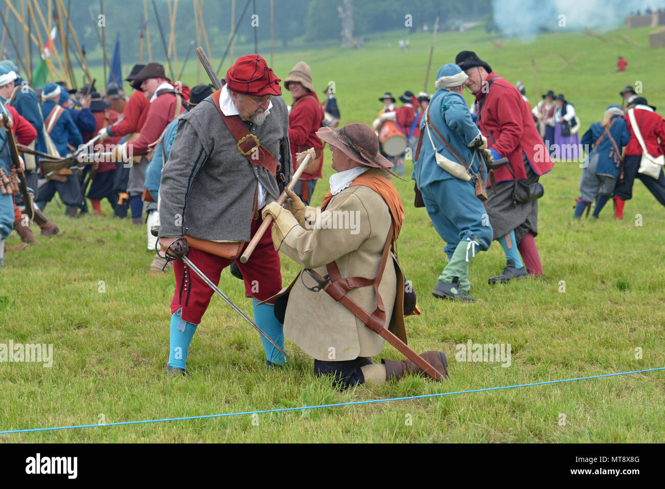 Ashton Court Estate, Bristol, Royaume-Uni. 28 mai 2018 vacances de banque lundi. Prendre les spectateurs à Ashton Court Estate à Bristol pour regarder un champ de bataille entre les parlementaires Re-Enactment v royalistes. Le 375e anniversaire de son siège de Bristol,la 1ère bataille a eu lieu en 1643. Crédit : Robert Timoney/Alamy Live News Banque D'Images