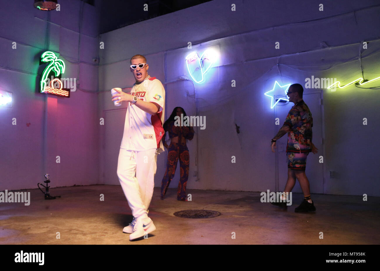 Miami, Floride, USA. 29 mai, 2018. Bad Bunny, le CARDI B & J Balvin sur l'ensemble de l'analyse vidéo J'aime le 28 mars 2018 à Miami, en Floride. Crédit photo : Walik Goshorn/Mediapunch/Alamy Live News Banque D'Images