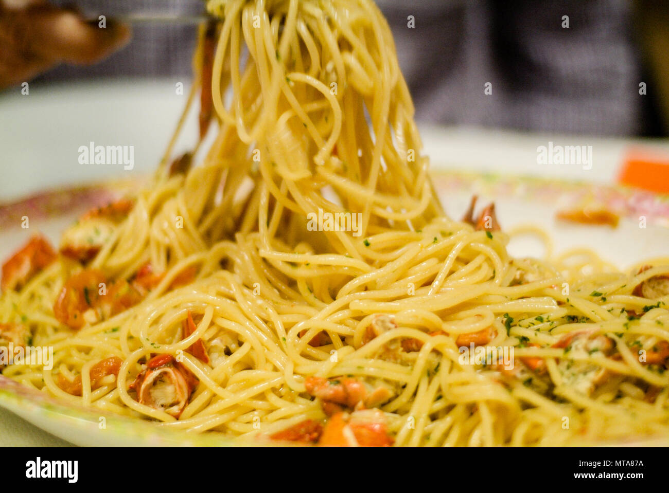 Type Spaghetti pâtes italiennes les calamars avec le poisson. La culture traditionnelle Italie lave Banque D'Images