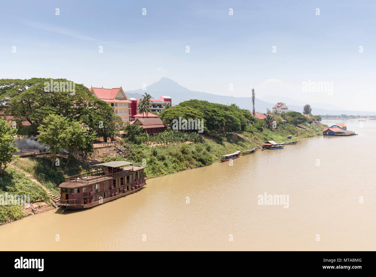 Bateaux amarrés sur le Xe Don affluent de la rivière du Mékong, Vientiane, Laos Champassak, Banque D'Images