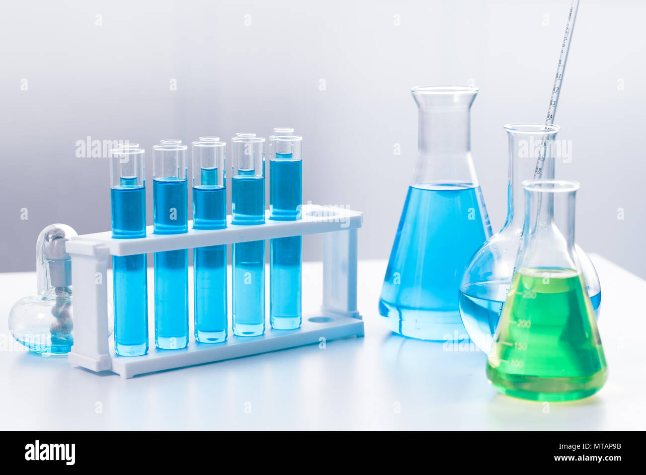 La science médicale chimique verrerie de laboratoire de recherche pour papier peint concept sci Banque D'Images