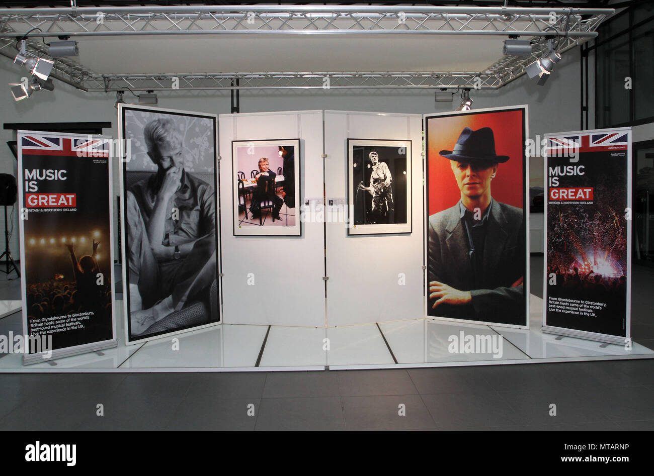 David Bowie Ausstellung bei Aston Martin Berlin dispose d''atmosphère où : Berlin, Allemagne Quand : 26 Avr 2018 Crédit : WENN.com Banque D'Images