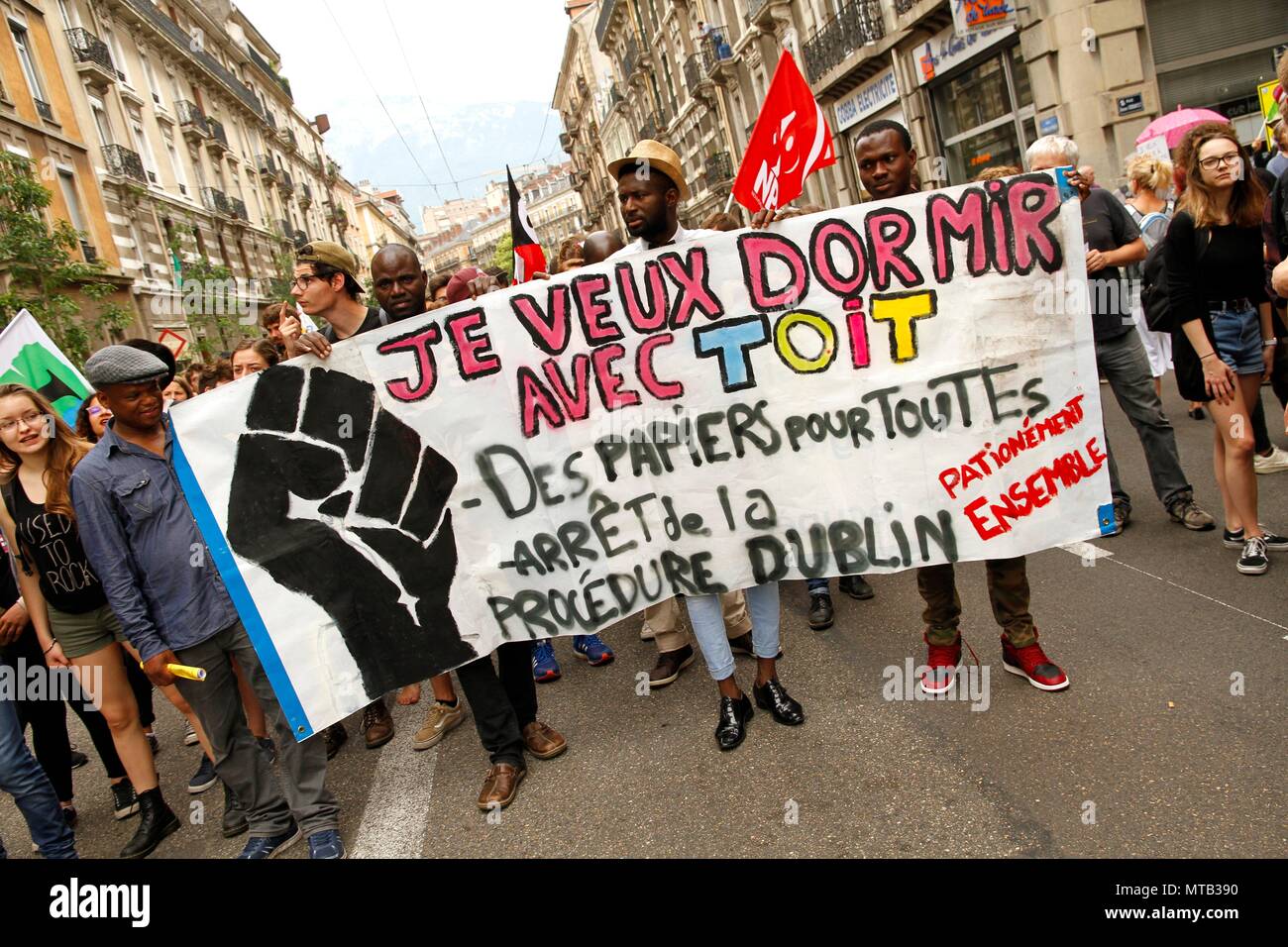 Politique du travail et de démonstration de la marée populaire initiée par Jean Luc Melenchon et les insoumis contre le président Macron. Banque D'Images