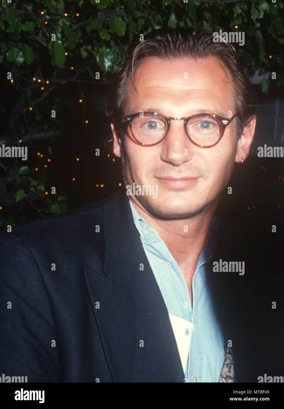 LOS ANGELES, CA - le 10 juin : l'Acteur Liam Neeson assiste à la "Robin Hood : Prince of Thieves' Westwood Création le 10 juin 1991, à l'Mann Village et Bruin Theatres à Los Angeles, Californie. Photo de Barry King/Alamy Stock Photo Banque D'Images