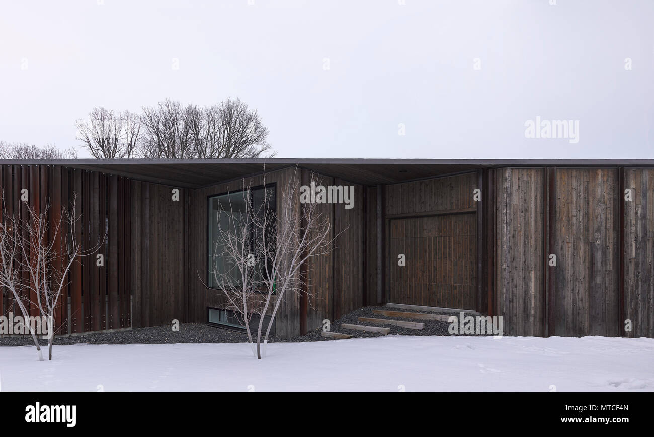 Élévation latérale. Maison de parallélogramme, Winnipeg, Canada. Architecte : 5468796 L'Architecture, 2016. Banque D'Images