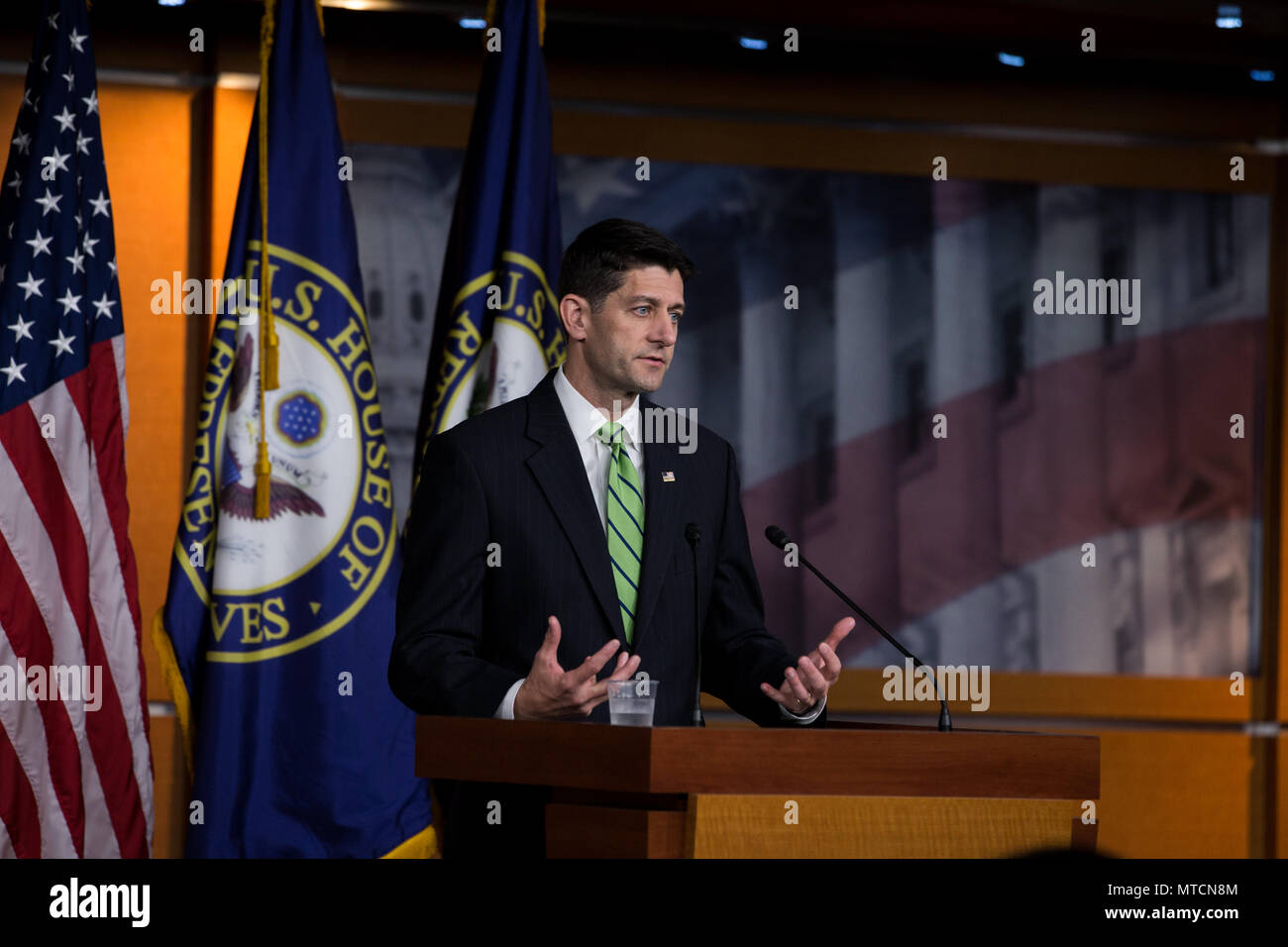 Chambre Le Président Paul Ryan Rép. (R-WI) parle au cours de sa conférence de presse hebdomadaire au Capitole. Banque D'Images