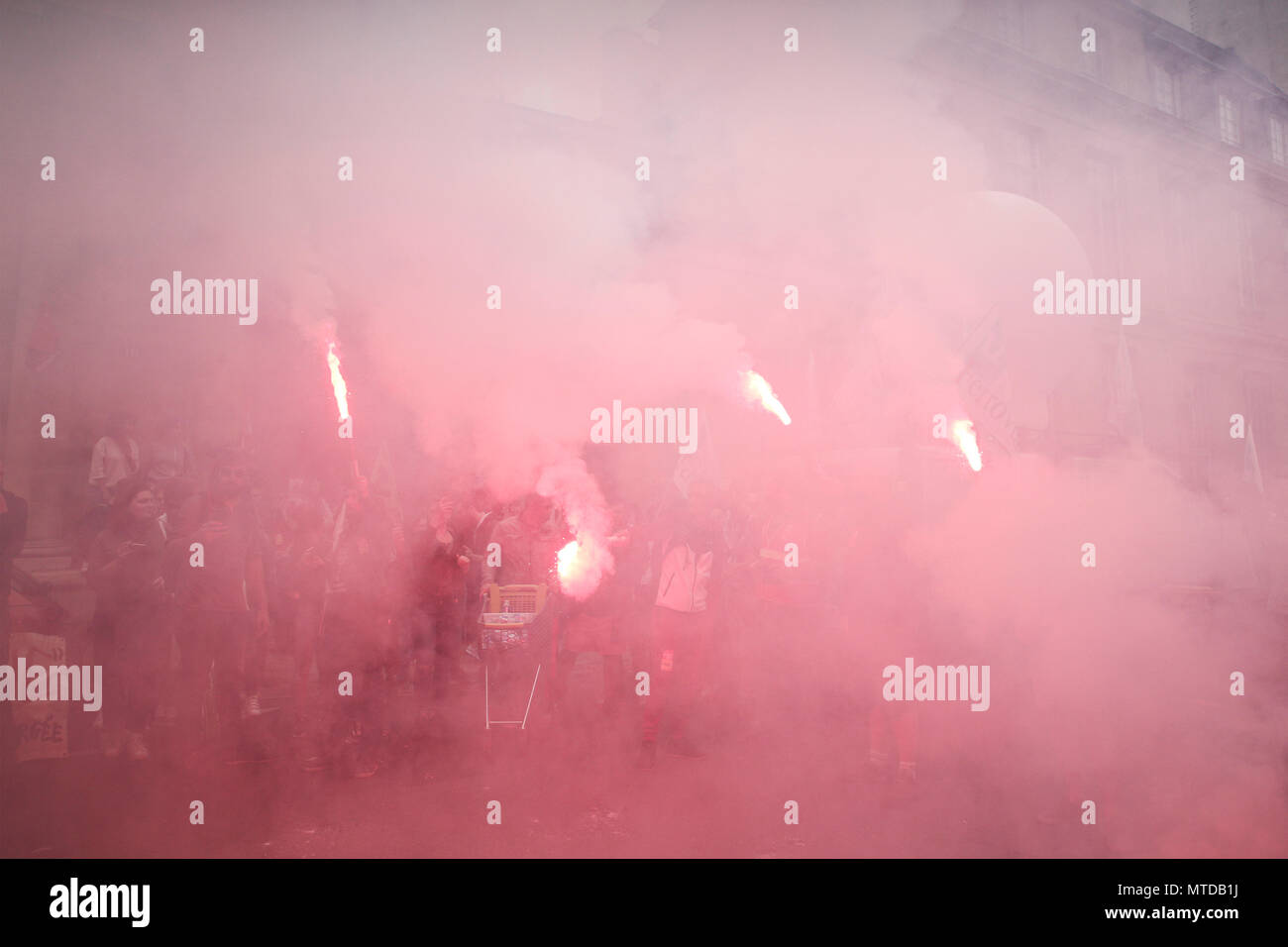 Paris, France, 29 mai 2018. Des centaines de manifestants se sont rassemblés pour protester contre le projet du gouvernement de modifier l'état de l'cheminots. Alexandros Michailidis/Alamy Live News Banque D'Images