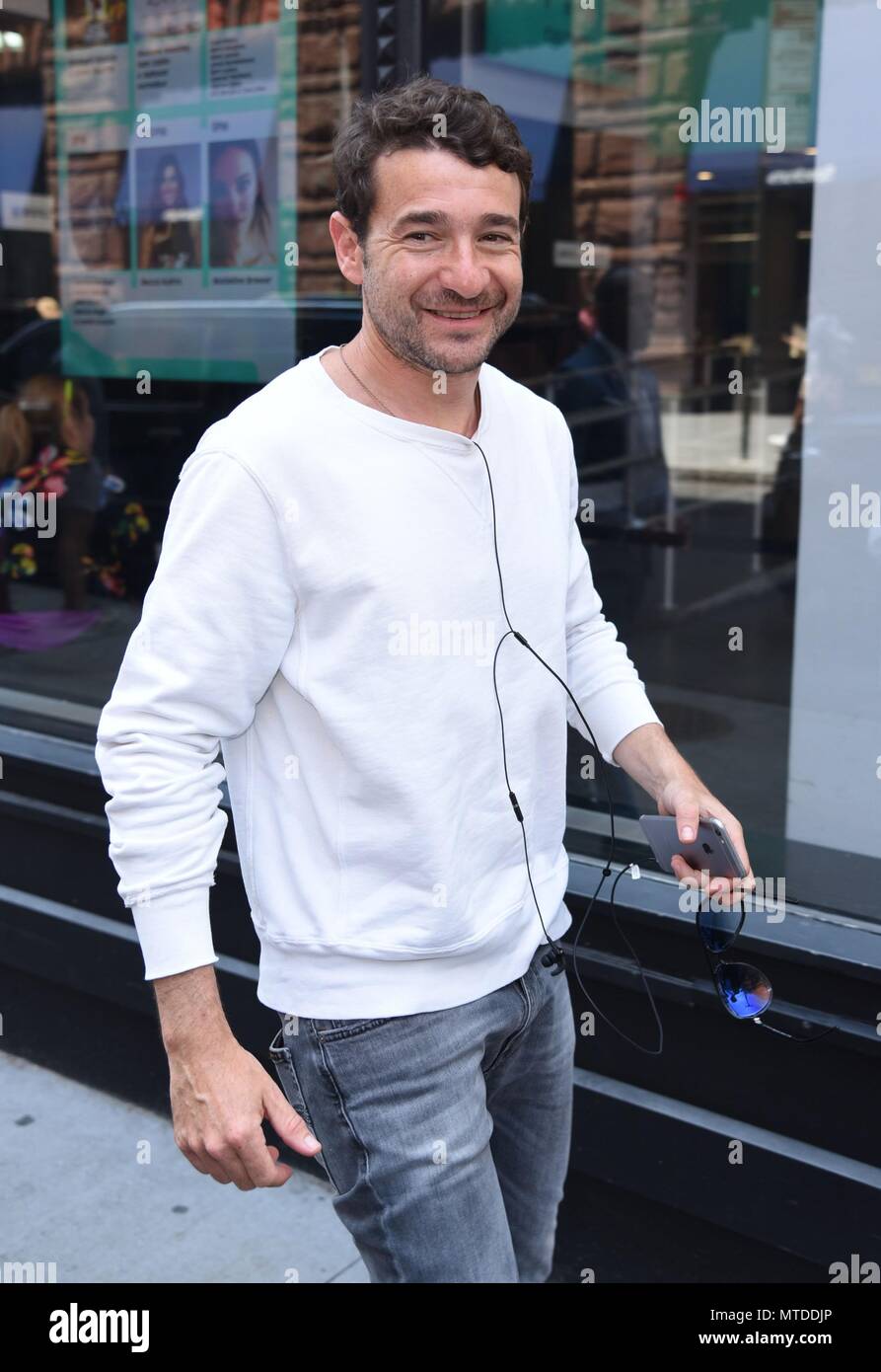 New York, NY, USA. 29 mai, 2018. Bart Layton, vu à construire ensemble pour promouvoir AMERICAN ANIMAUX dehors et environ pour la célébrité Candids - TUE, New York, NY 29 mai 2018. Credit : Derek Storm/Everett Collection/Alamy Live News Banque D'Images