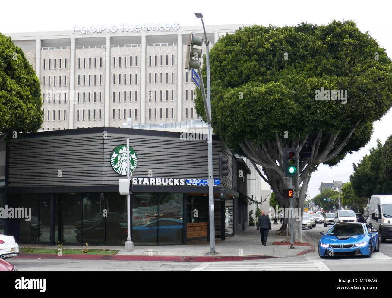 LOS ANGELES, CA - le 29 mai : une vue générale de l'atmosphère de Starbucks qui a fermé tous les magasins aux Etats-Unis aujourd'hui pour la formation de préjugés raciaux, le 29 mai 2018 à Los Angeles, Californie. Photo de Barry King/Alamy Live News Banque D'Images