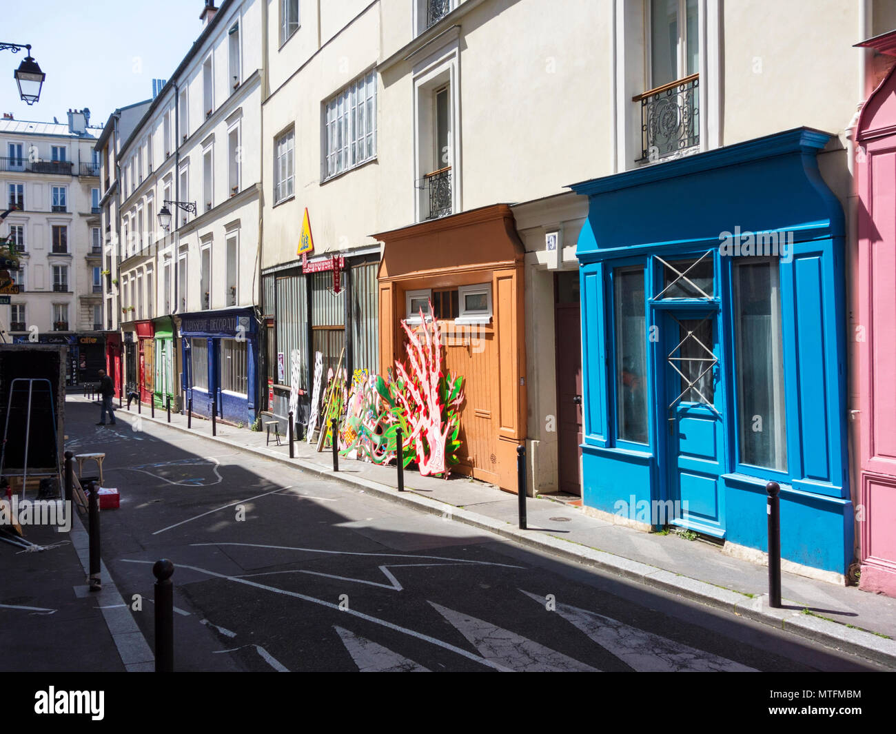 Rue St-Marthe, Paris. Le Sainte-Marthe, l'un des plus anciens de la ville, est connu pour sa scène créative prospère. Banque D'Images