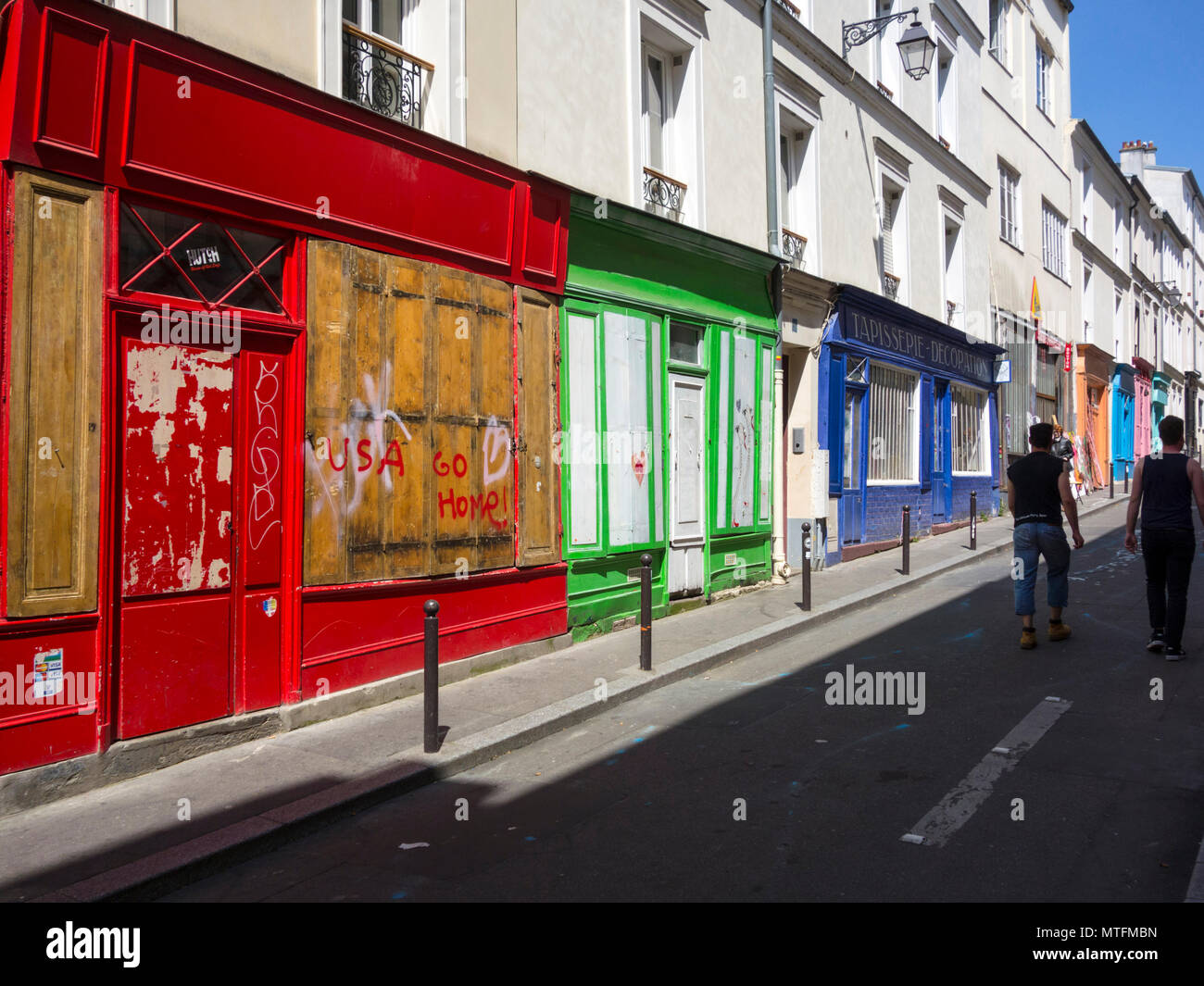 Rue St-Marthe, Paris. Le Sainte-Marthe, l'un des plus anciens de la ville, est connu pour sa scène créative prospère. Banque D'Images
