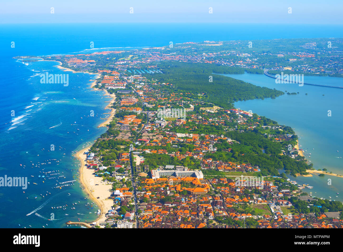 Vue aérienne de l'île de Bali d'un avion. L'Indonésie Banque D'Images