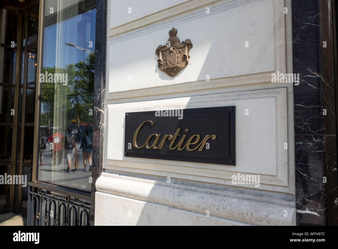 Boutique Cartier à l'Avenue des Champs Elysées à Paris, France Banque D'Images