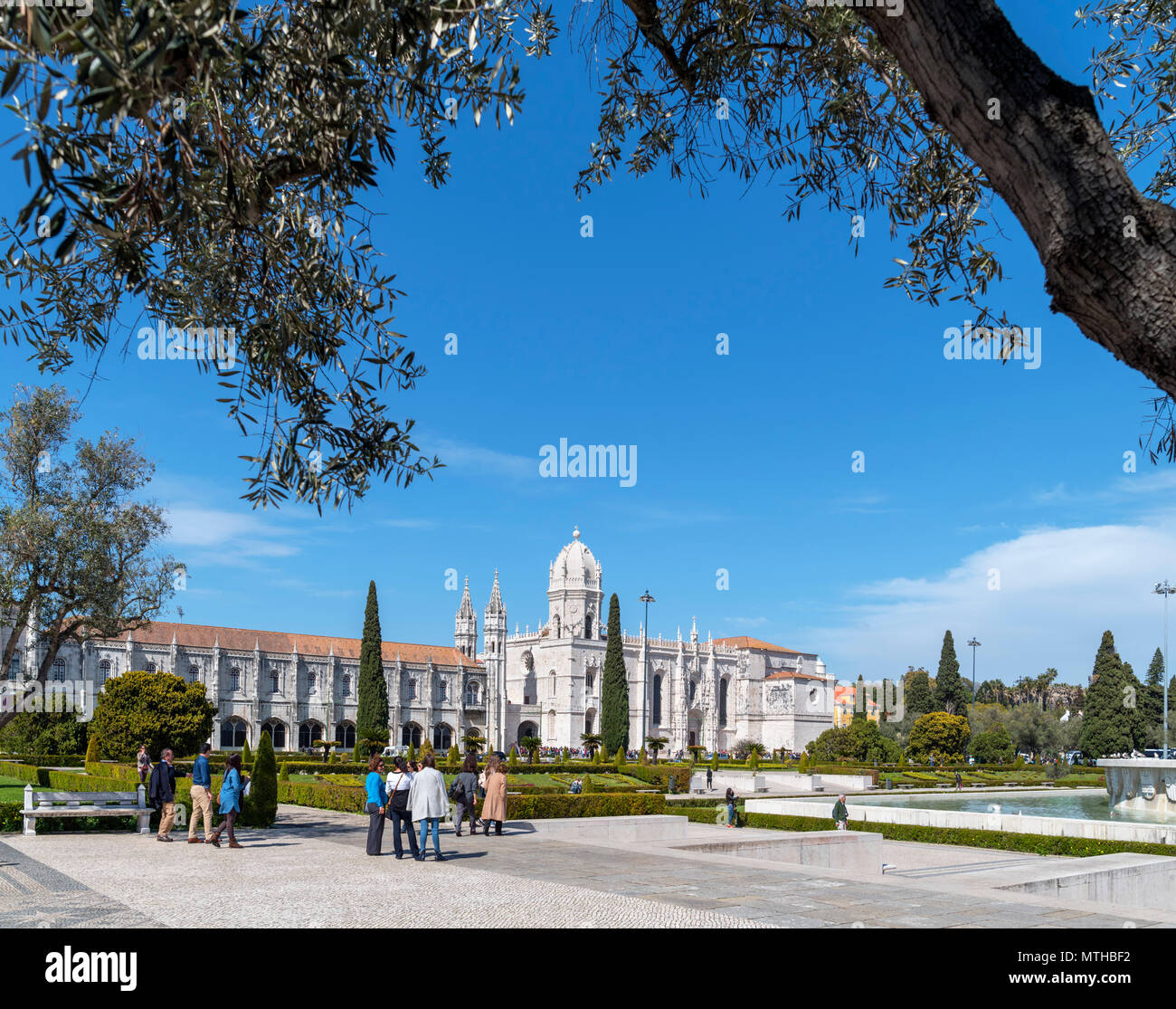 Le monastère des Hiéronymites (Mosteiro dos Jerónimos ) de la Praca do Imperio, quartier de Belém, Lisbonne, Portugal Banque D'Images