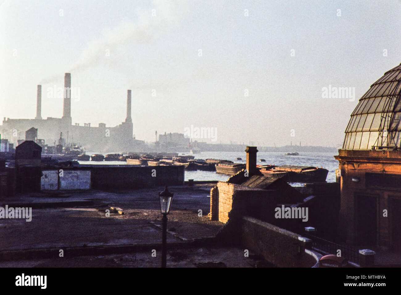 Deptford Powerstation, vue à la recherche de Greenwich, circa 1960 Banque D'Images