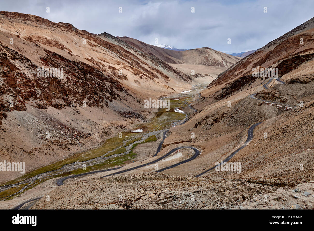 La col Tanglang Ladakh Banque D'Images