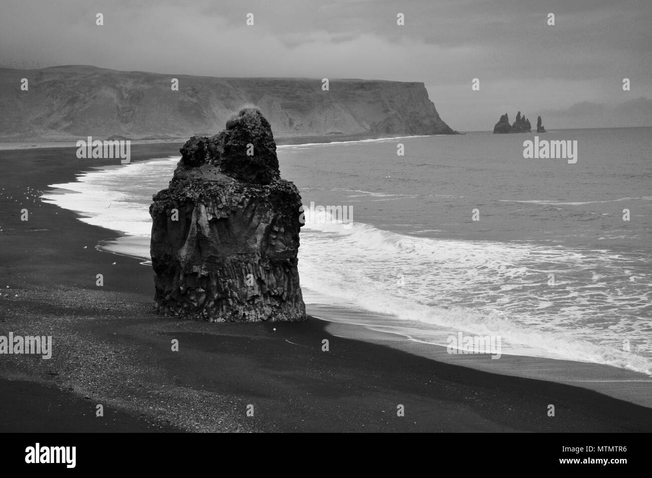 Plage de sable noir, Vik, Islande Banque D'Images