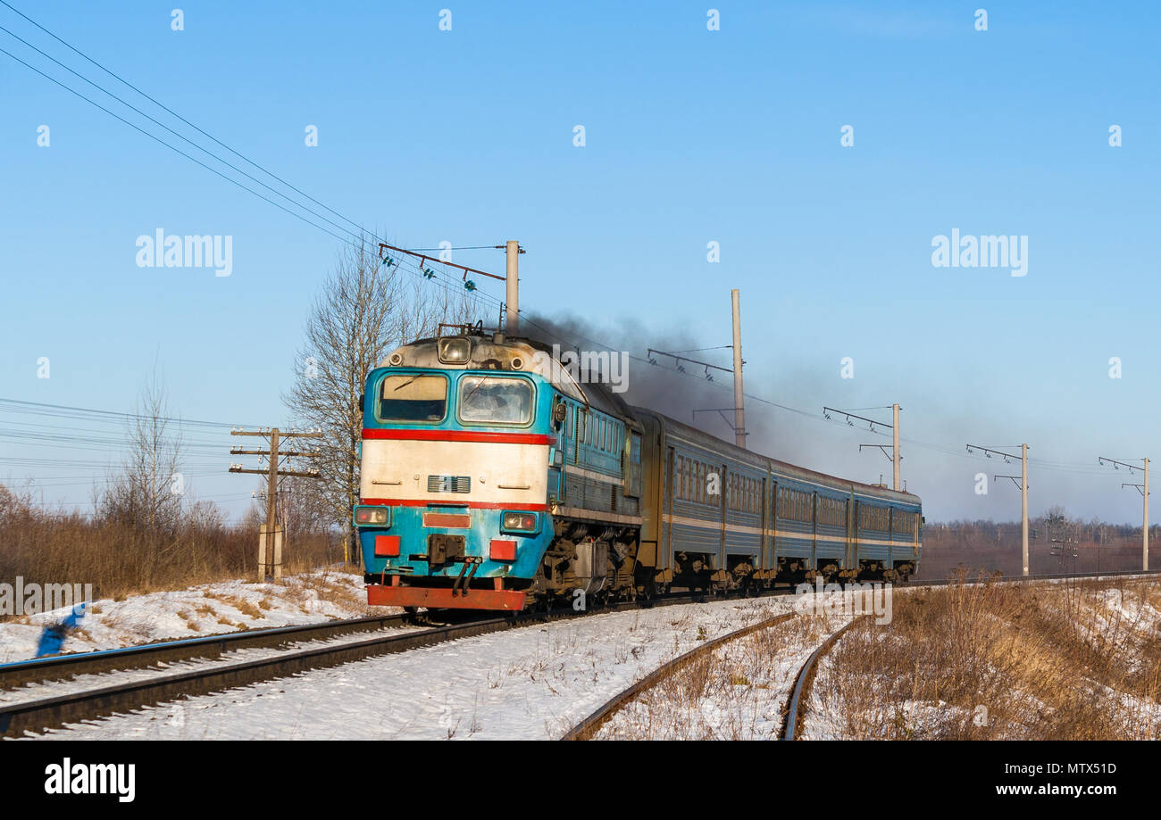 Train Diesel en Ukraine. Banque D'Images