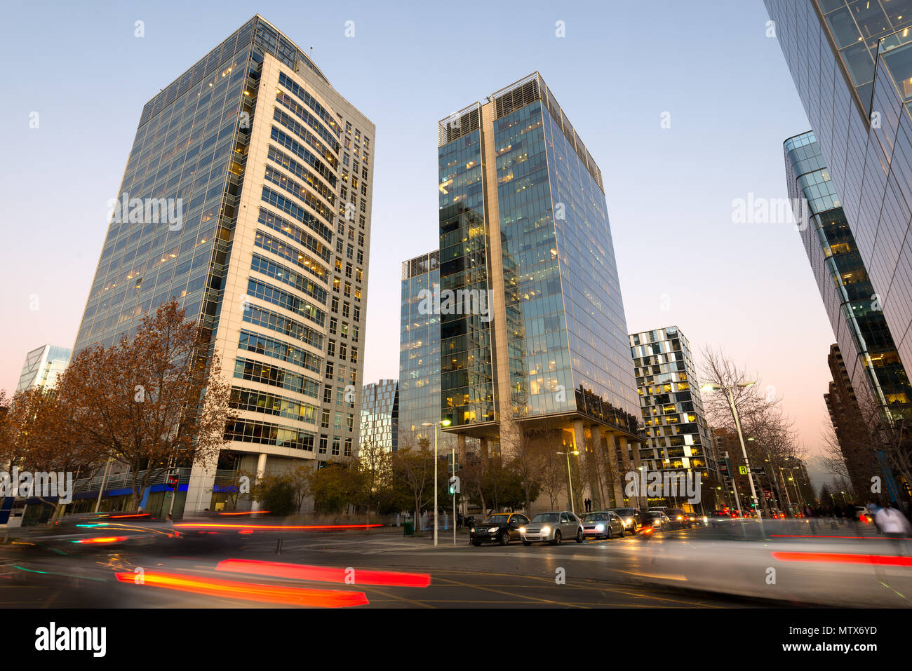 Les immeubles de bureaux à Nueva Las Condes centre d'affaires, Las Condes, Santiago du Chili Banque D'Images