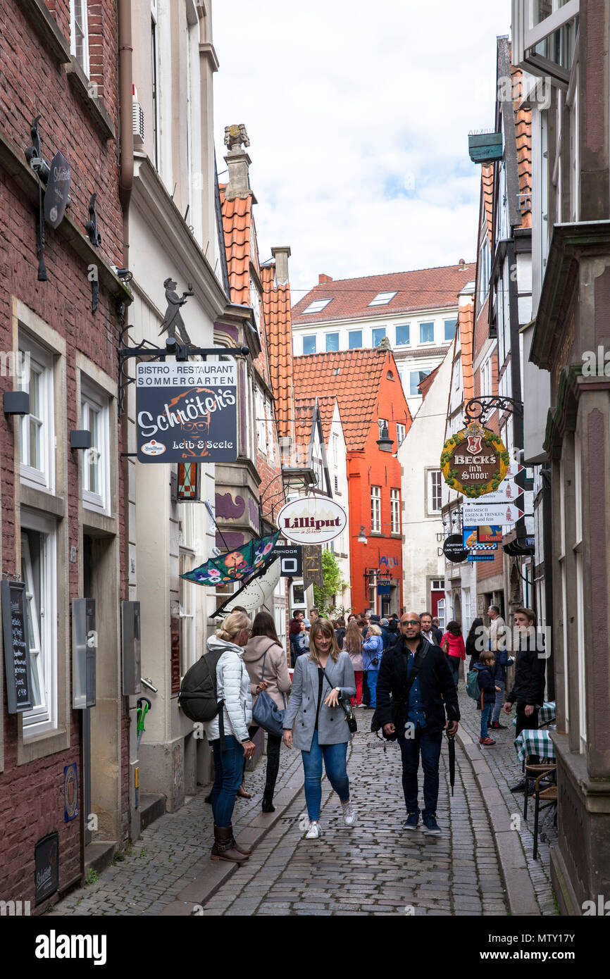 Le Schnoor Lane dans le quartier de Schnoor, le centre médiéval de Bremen, Allemagne. die Gasse Schnoor im Schnoorviertel in der Altstadt von Bremen Banque D'Images