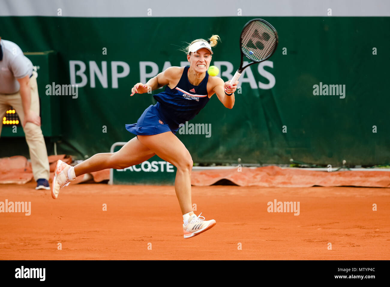 Paris, France. 31 mai, 2018. Angelique Kerber de l'Allemagne au cours de son deuxième tour des célibataires match au jour 5 à l'Open de France 2018 à Roland Garros. Crédit : Frank Molter/Alamy Live News Banque D'Images