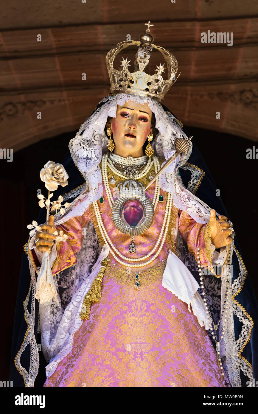 Une célèbre statue d'une Vierge Marie en pleurs s'affiche au cours de Jeudi Saint - San Miguel de Allende, Mexique Banque D'Images