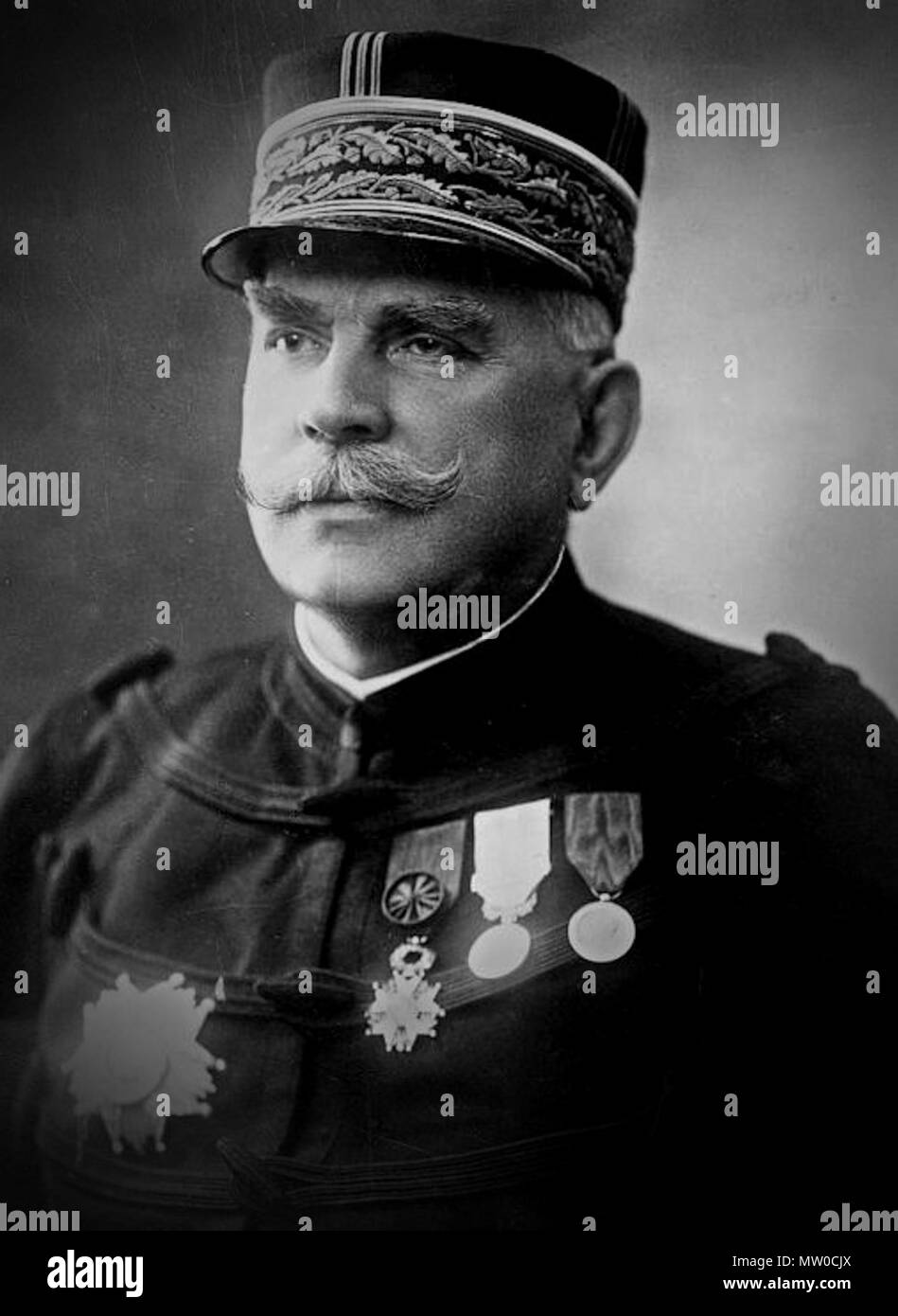 . French : Photo de commandant en chef français, le Maréchal Joseph Joffre . Entre 1914 et 1918. Photo de portrait inconnu 481 Gen Joffre (foncé) Banque D'Images