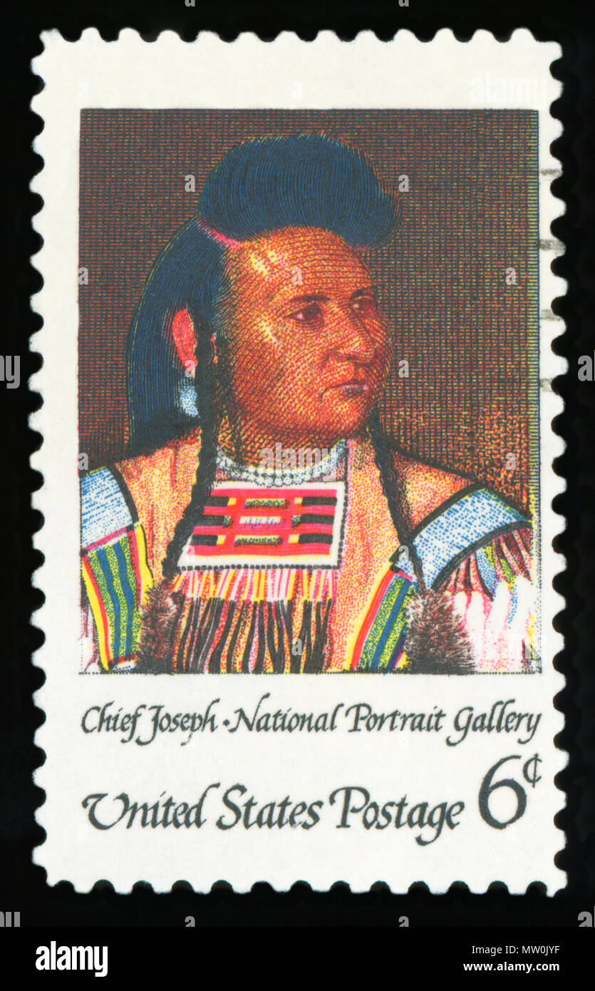 USA - circa 1968 : timbre imprimé aux États-Unis d'Amérique présente le Chef Joseph, chef de la tribu des Nez Percé, National Portrait Gallery, vers 1968 Banque D'Images