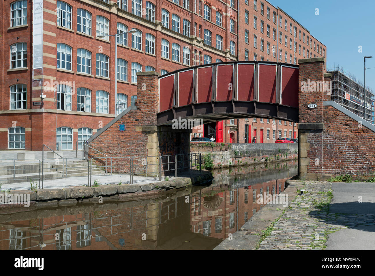 Le Kitty passerelle passant sur le p16 dans la zone 4RS Salford-manchester de Manchester, Royaume-Uni. Banque D'Images